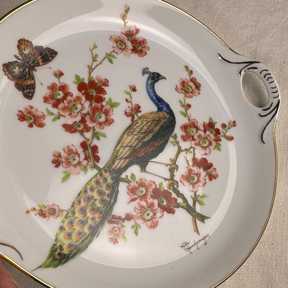Rita Rauchwerger Hand Painted Elegant White Porcelain Plate with Peacock - Picture 4 of 13